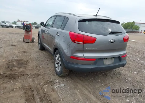 2016 Kia Sportage Lx z USA, uszkodzony, nr VIN KNDPBCAC7G7862653